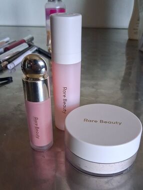 Rare Beauty HOPE Blush & Pore Diffussing Primer& LIGHT Setting Powder